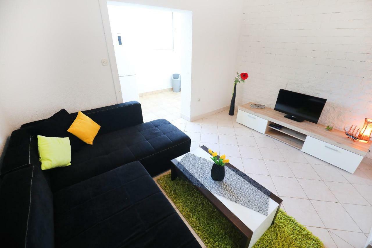 Apartments Savar - Ilo Brbinj 外观 照片