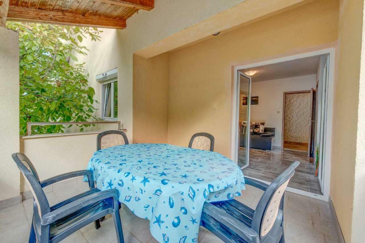 Apartments Savar - Ilo Brbinj 外观 照片