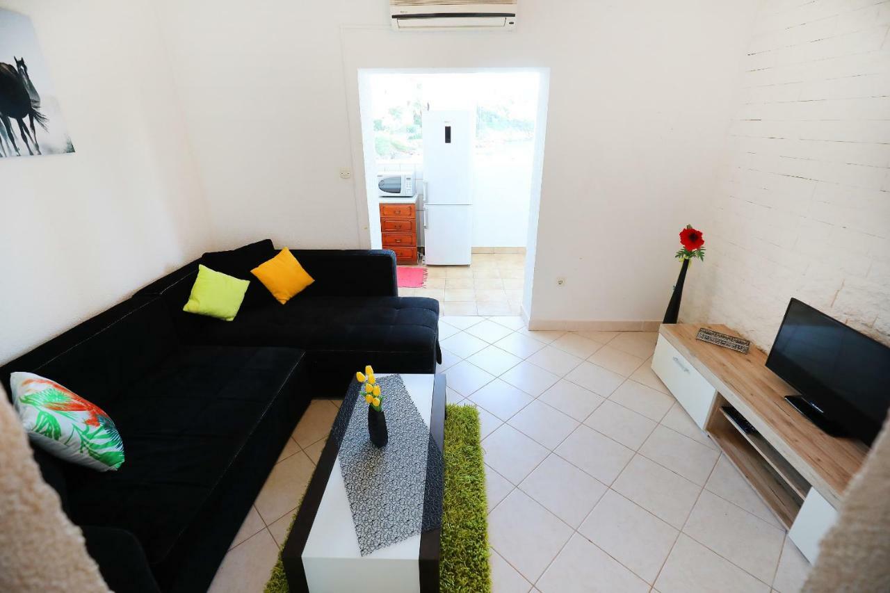 Apartments Savar - Ilo Brbinj 外观 照片