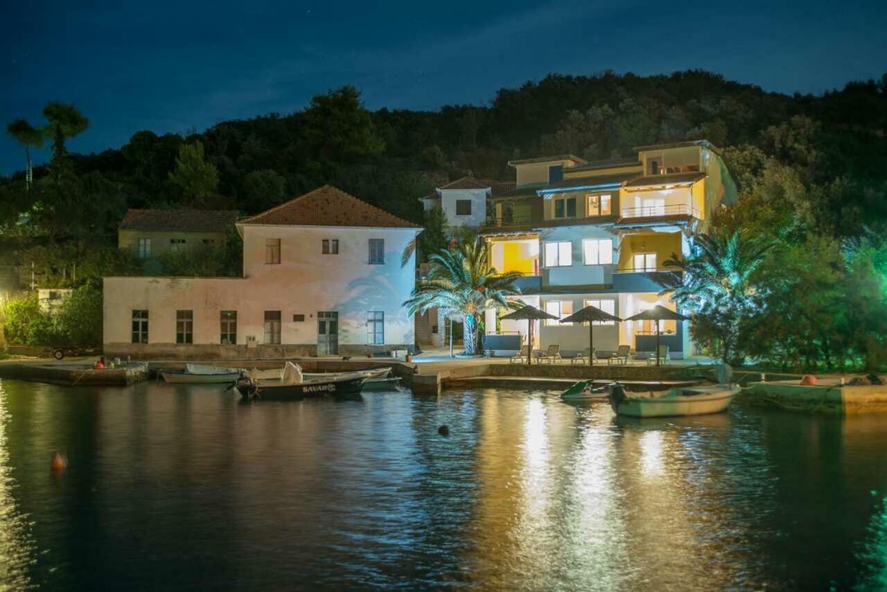 Apartments Savar - Ilo Brbinj 外观 照片